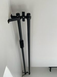 Rods installation without finials