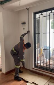 Measuring curtain height